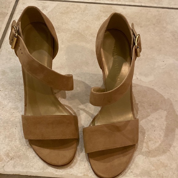 Never worn Stuart Weitzman caramel suede sandal - Picture 1 of 5